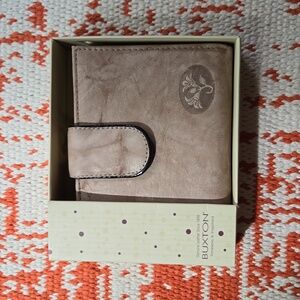 Buxton wallet in box